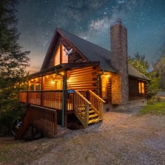 Log Cabin, Hot Tub, Loft Hangout, Sleeps 8
