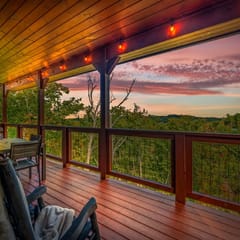 Dog-Friendly Ridge Views, Arcade & Hot Tub
