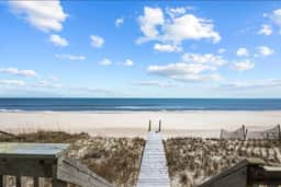 Ocean's Edge: Oceanfront Home, Dog Friendly - Image 3