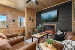 Hot Tub, Game Loft, 6 Min To The Island - Image 2