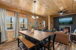 2 Cabins, 2 Hot Tubs, Sleeps 14 | Dollywood - Image 5