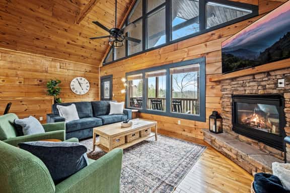 Mountain Views, Hot Tub, 4 Mi To Gatlinburg - Image 1