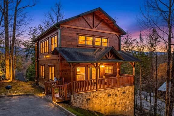 Near Downtown, Mountain Views, Hot Tub, Arcade - Image 1