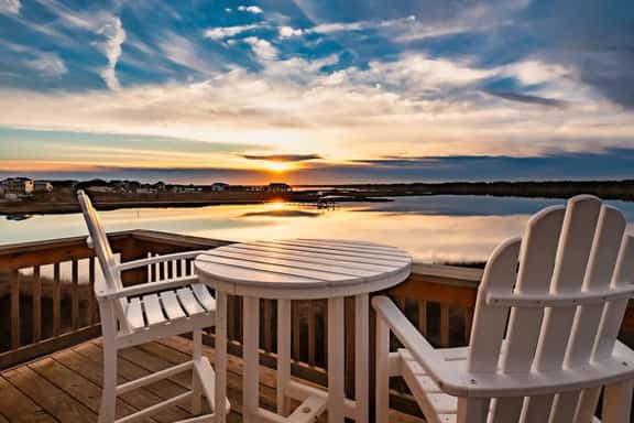 Soundfront Retreat, Sunset Decks, Beach Walk - Image 1