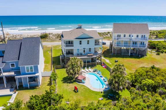 Ocean Views, Hot Tub, 5 En Suites, Dog Friendly - Image 1