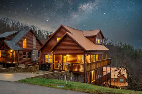 Hot Tub, Pool Table, Fall Views By Dollywood - Image 1