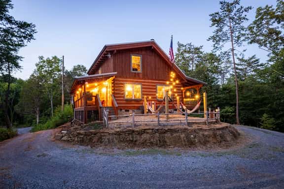 Secluded Log Cabin · Hot Tub · Dogs Welcome - Image 1