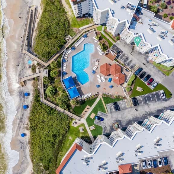 Quiet Oceanfront Condo, Heated Pool And Gym - Image 1