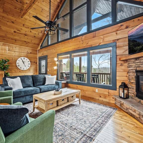 Mountain Views, Hot Tub, 4 Mi To Gatlinburg - Image 1