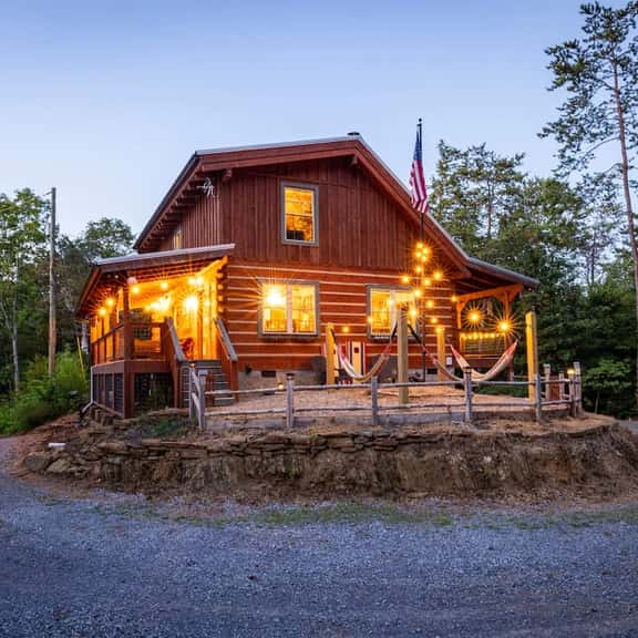 Secluded Log Cabin · Hot Tub · Dogs Welcome - Image 1