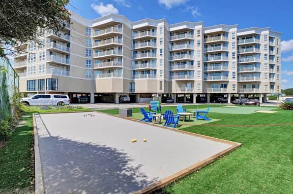 Quiet Oceanfront Condo, Heated Pool And Gym - Image 4