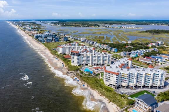 Quiet Oceanfront Condo, Heated Pool And Gym - Image 5