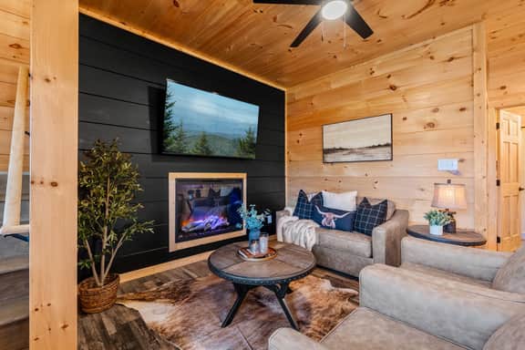 Quiet Dog Friendly Cabin, Hot Tub, Game Room - Image 4