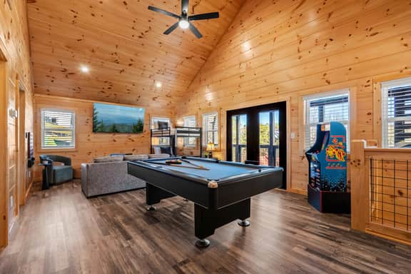 Quiet Dog Friendly Cabin, Hot Tub, Game Room - Image 5