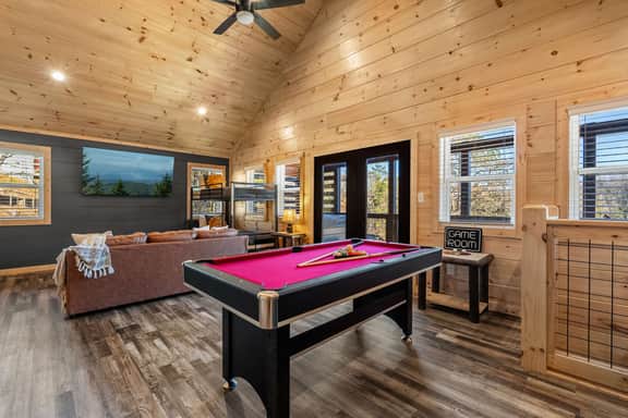 Hot Tub, Game Loft, 6 Min To The Island - Image 3