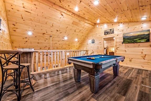 Hot Tub, Pool Table Cabin, No Steep Roads - Image 5