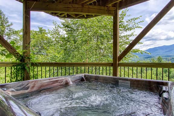 Mt. LeConte Views · Hot Tub · Arcade · 4 Suites - Image 4