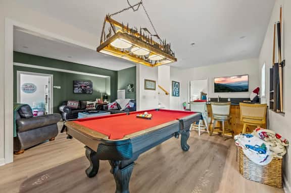 Mt. LeConte Views · Hot Tub · Arcade · 4 Suites - Image 5