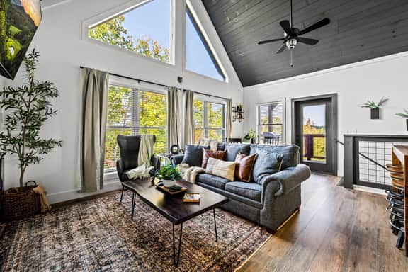 Dog-Friendly Ridge Views, Arcade & Hot Tub - Image 2