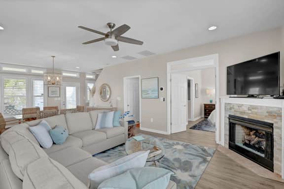Private Beach Access, Hot Tub, Fire Pit - Image 4