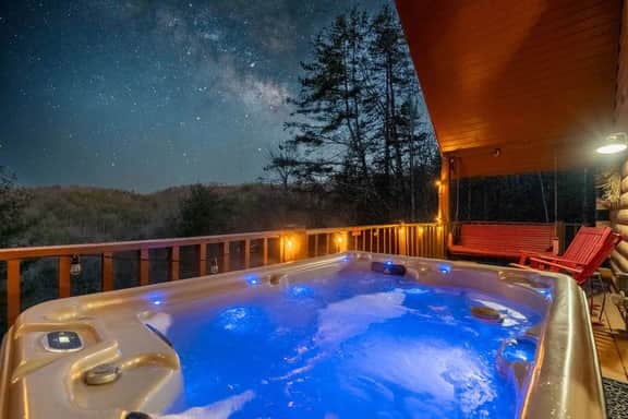 Romantic Cabin · Hot Tub, Jacuzzi, Pool Table - Image 2