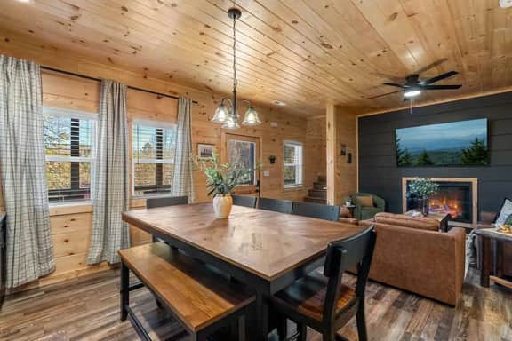 2 Cabins, 2 Hot Tubs, Sleeps 14 | Dollywood - Image 5