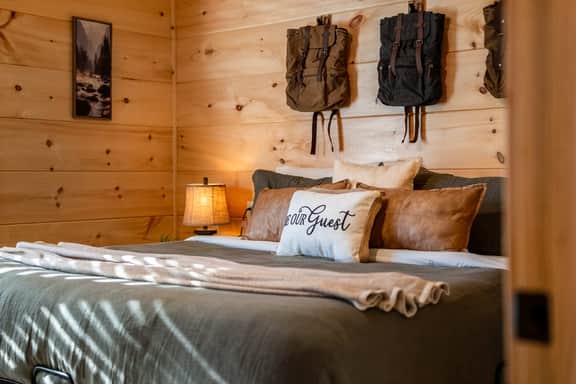 2 Cabins, 2 Hot Tubs, Sleeps 14 | Dollywood - Image 3