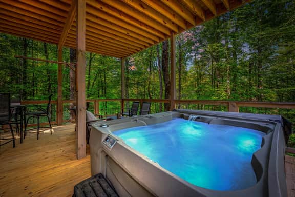 Golf Simulator Cabin · Hot Tub & Game Loft - Image 3