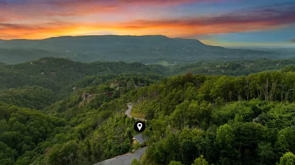 Sunset Mountain Views · Hot Tub · Gated - Image 3